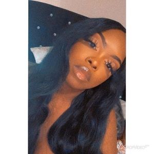 Meet your Posher, Alexus